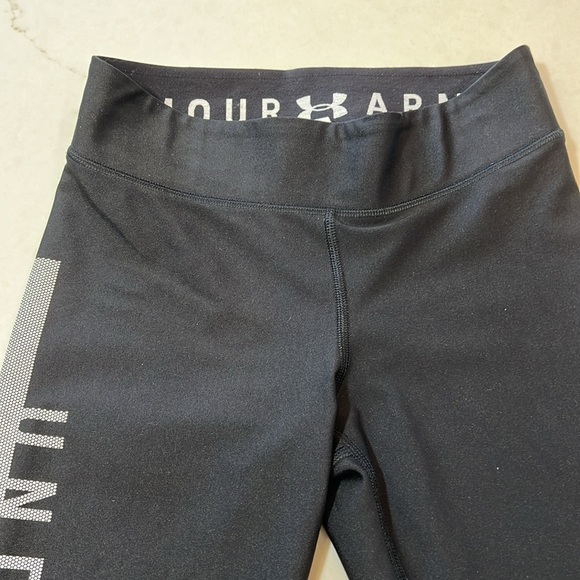 Under armour women compression leggings, heat gear, size S. - Picture 4 of 4